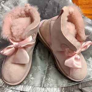 Gorgeous Ugg booties 💝